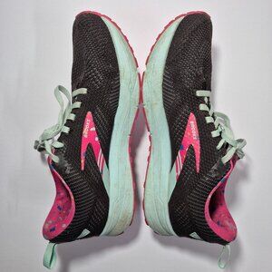 Brooks shoes women's size 7.5